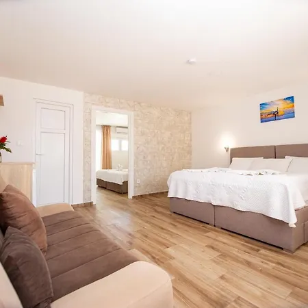 Saki Guest house
